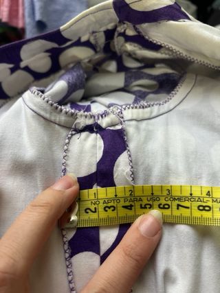 Traje de flamenca lunares blanco y morado