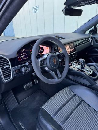 Porsche Cayenne 2021