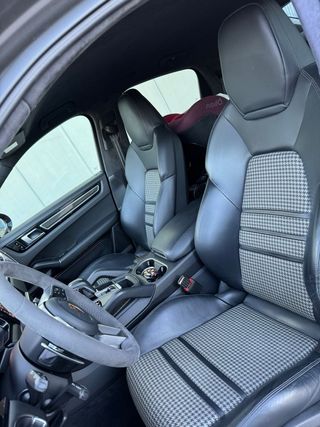 Porsche Cayenne 2021