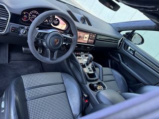 Porsche Cayenne 2021