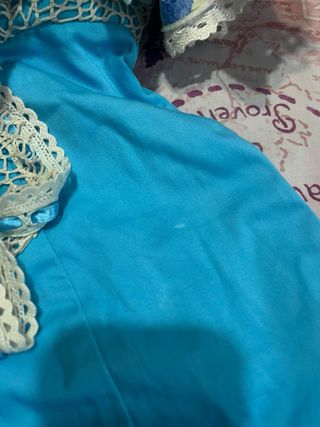 Traje de flamenca azul con volantes