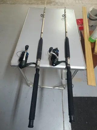 2 cañas de pescar 2,40m con carretes.