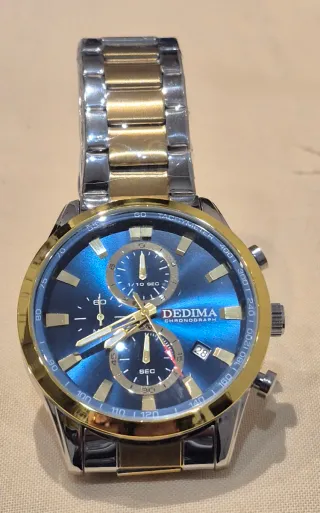 SUPER OFERTA reloj nuevo con sus plásticos.