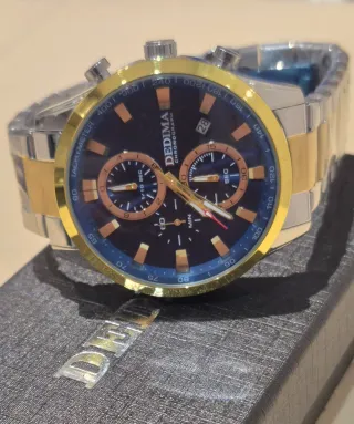 SUPER OFERTA reloj nuevo con sus plásticos.