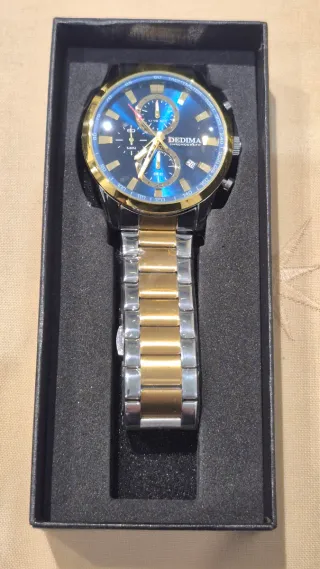 SUPER OFERTA reloj nuevo con sus plásticos.