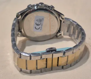 SUPER OFERTA reloj nuevo con sus plásticos.