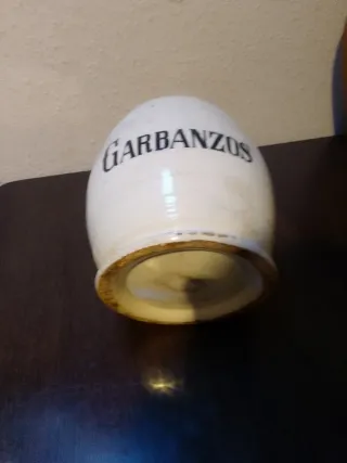 Antiguo bote de garbanzos