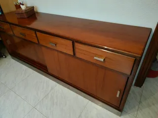 Escritorio profesional con archivador