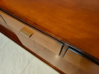 Escritorio profesional con archivador