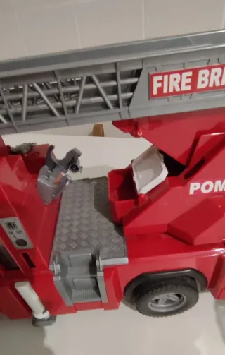 Precioso camión Bomberos Bruder