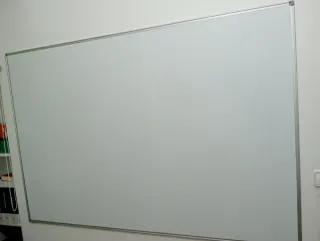 Pizarra blanca 1,80 x 1,23 m. No negociable