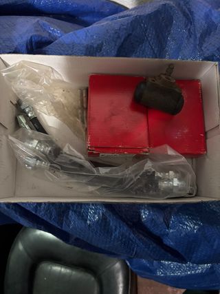 Latiguillos y bombines Seat 600N