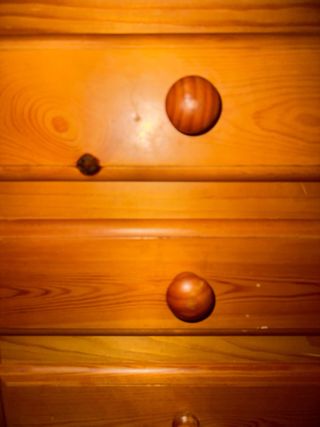 Due comodini in legno