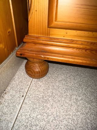 Due comodini in legno