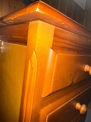 Due comodini in legno