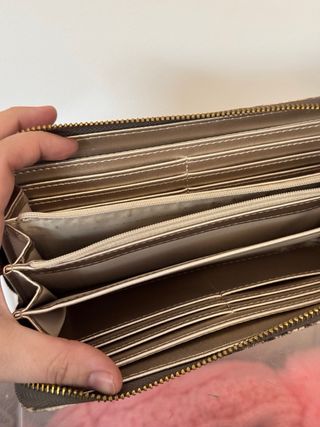 Billetera Guess Estampado Animal Vintage