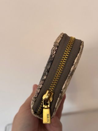 Billetera Guess Estampado Animal Vintage