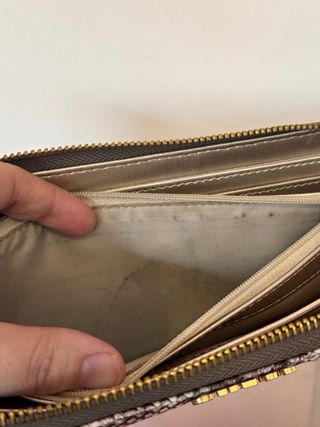 Billetera Guess Estampado Animal Vintage