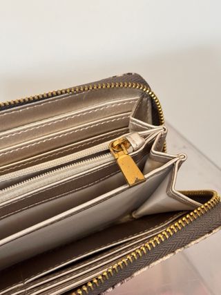 Billetera Guess Estampado Animal Vintage