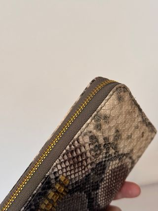 Billetera Guess Estampado Animal Vintage