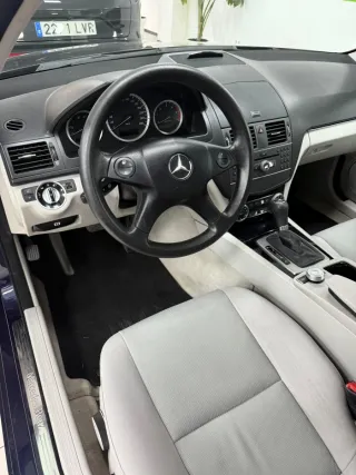 Mercedes-Benz Clase C Automático