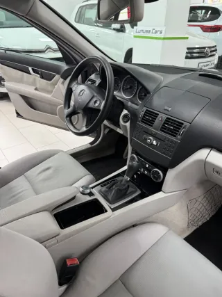 Mercedes-Benz Clase C Automático