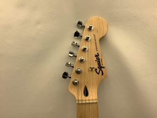 E635524-0 Guitarra Electrica Squier Stratocaste