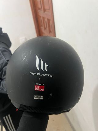 Casco MT Helmets Negro con Visera