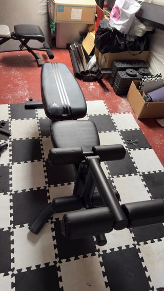 Banco Adidas Olympic + soporte barra (press banca)