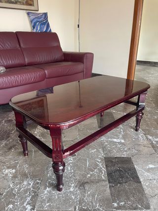 Vetrinetta, specchio, attaccapanni e tavolino