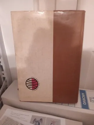 libro es una obra fundamental de historia literari