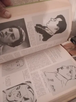 libro es una obra fundamental de historia literari