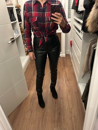 Camisa de cuadros azul y roja