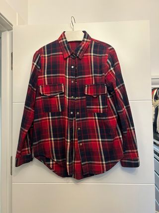 Camisa de cuadros azul y roja