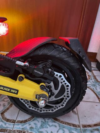 Patinete Eléctrico Blade Mini Amarillo