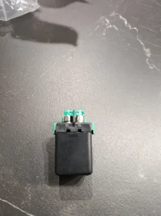 Relé AHL con fusible 30A