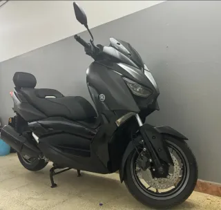 Yamaha XMAX 300 Negra