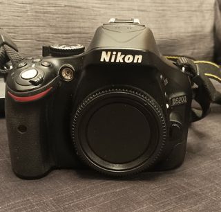 Cámara Nikon D5200 + Objetivo 18-55mm