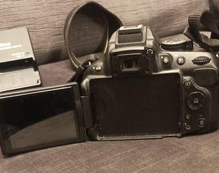 Cámara Nikon D5200 + Objetivo 18-55mm