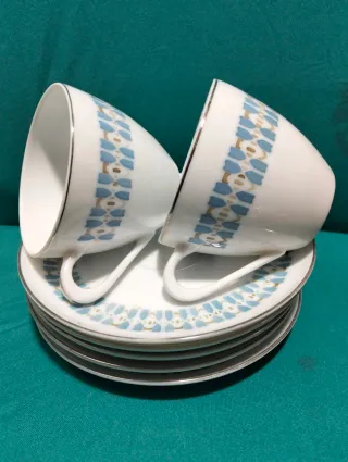Juego 2 tazas y 5 platos porcelana