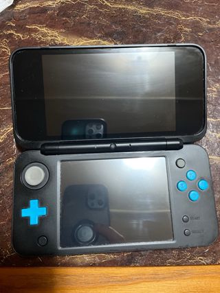 Nintendo 2DS XL