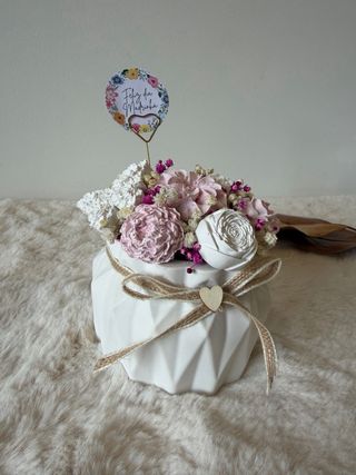 Vaso cerâmica com flores secas