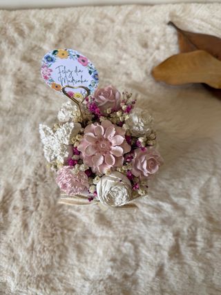 Vaso cerâmica com flores secas