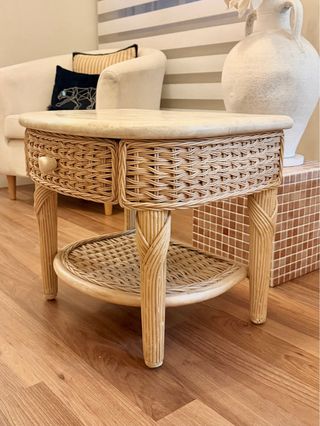 Mesita auxiliar mimbre vintage