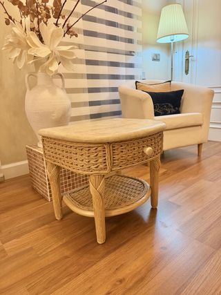 Mesita auxiliar mimbre vintage