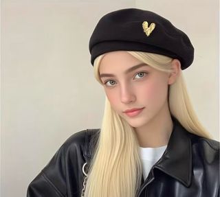 Gorro estilo boina con corazón dorado