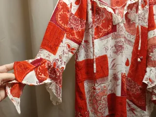 Blusa Estampada Roja y Blanca