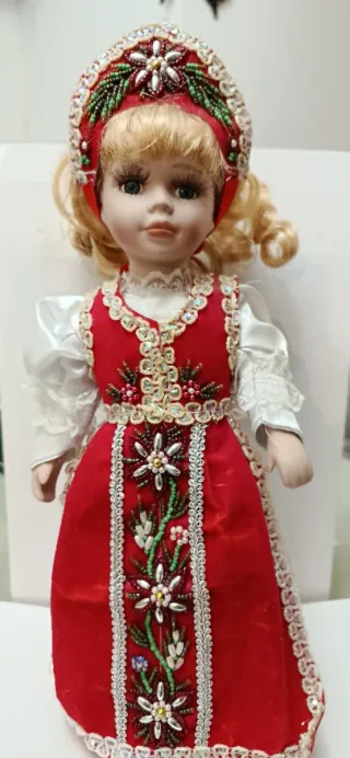 2 Muñeca de Porcelana Vestido Tradicional Hungría