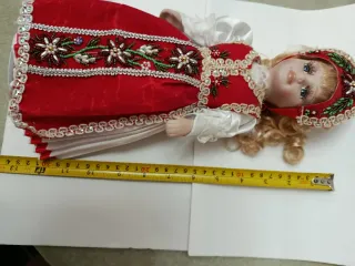 2 Muñeca de Porcelana Vestido Tradicional Hungría