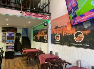 Se traspasa bar con licencia de cocina